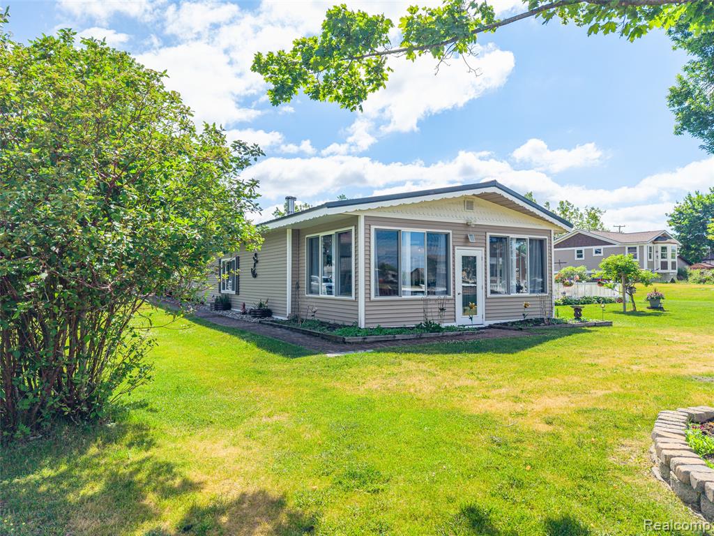 1656 S Riverside Drive, Au Gres, MI 48703 — Photo 3
