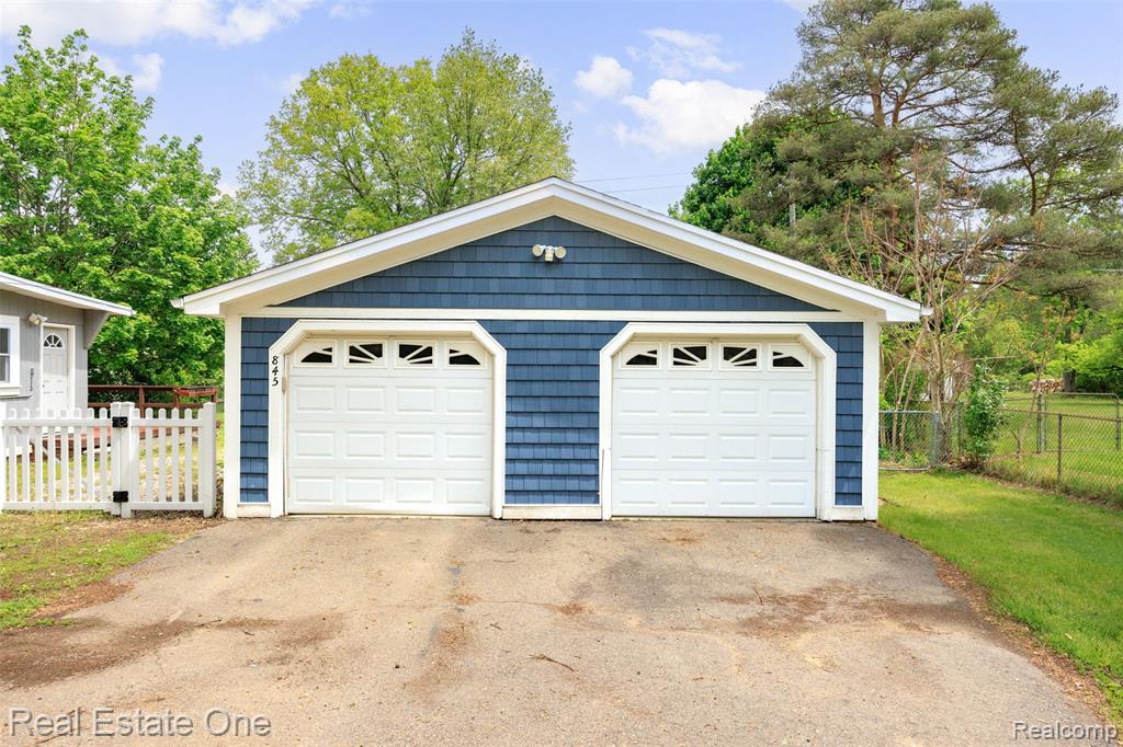 845 Sebek Street, Oxford, MI 48371 — Photo 23
