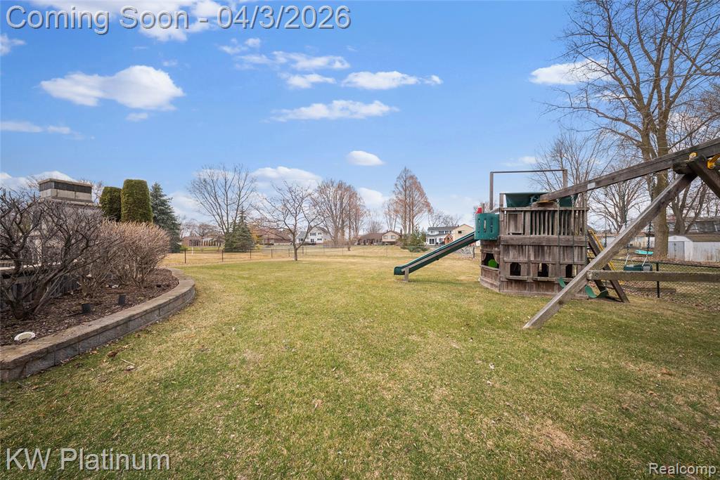 48877 Point Lakeview Drive, Chesterfield, MI 48047 — Photo 66