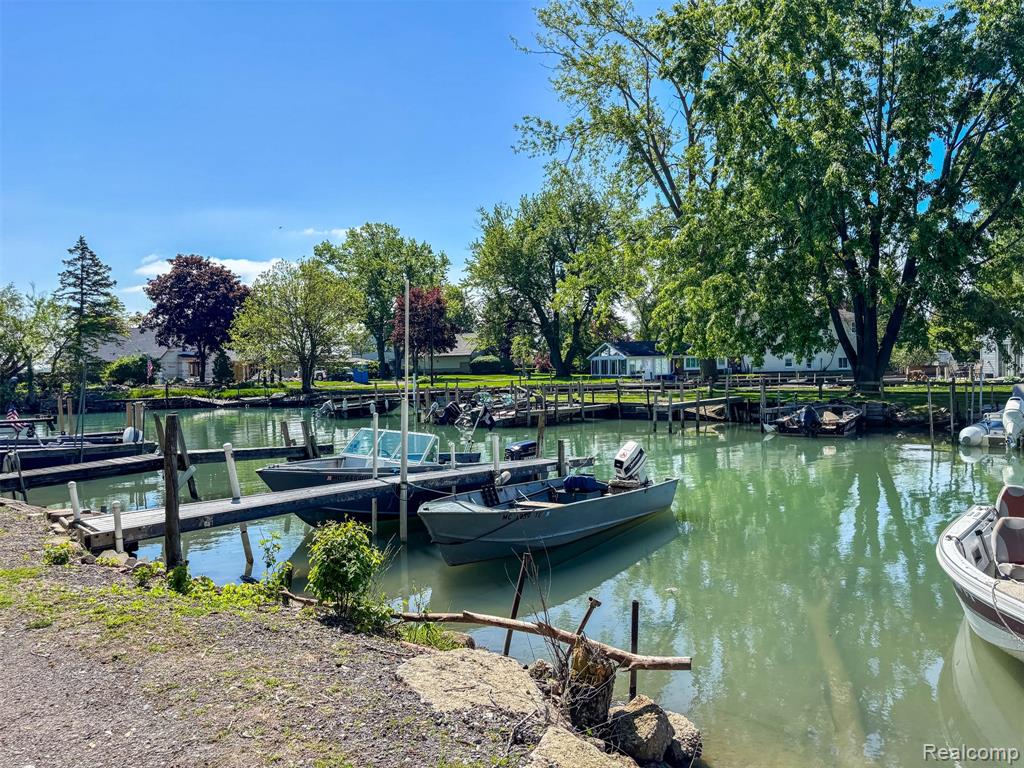 River Ln River Lane Boat Wls, Grosse Ile, MI 48138 — Photo 2