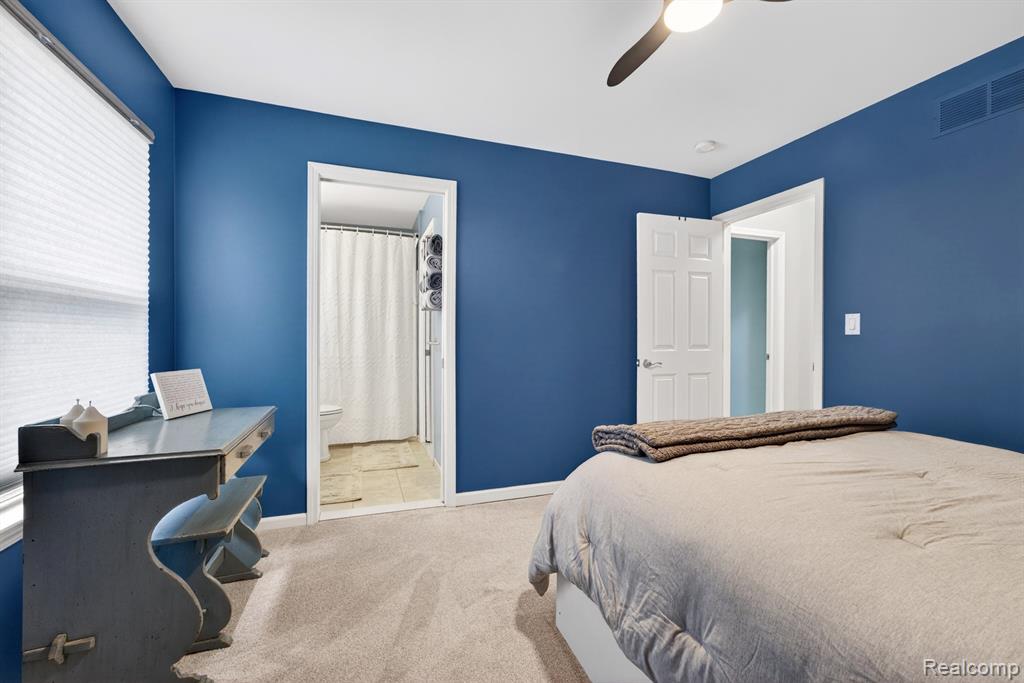 25820 Timber Creek Lane, Flat Rock, MI 48134 — Photo 17