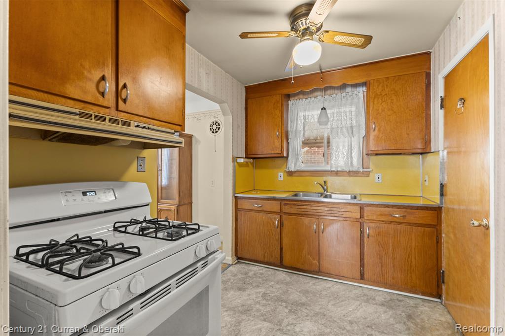 1184 Farnham Avenue, Lincoln Park, MI 48146 — Photo 11