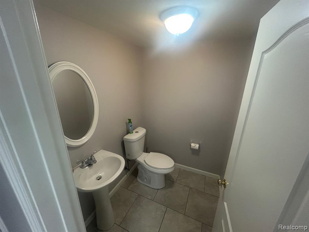 5659 KINGSMILL, Bloomfield Hills, MI — Photo 44