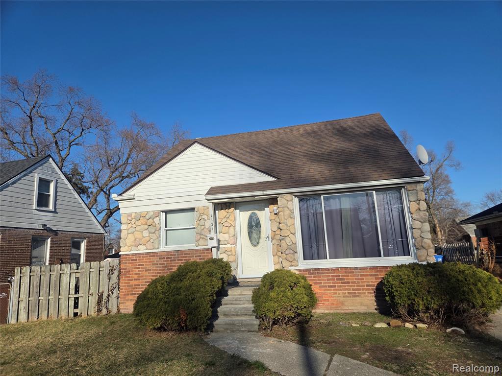 1121 S Meadowbrook Street E, Inkster, MI 48141 — front exterior