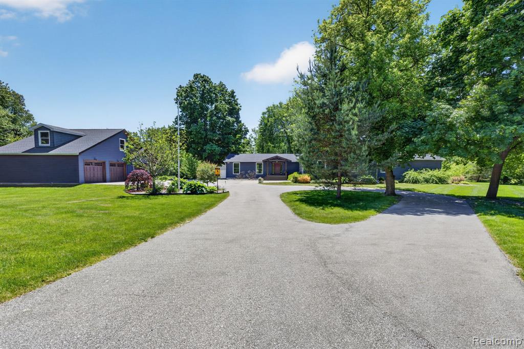 9353 Hill Road, Swartz Creek, MI 48473 — Photo 2