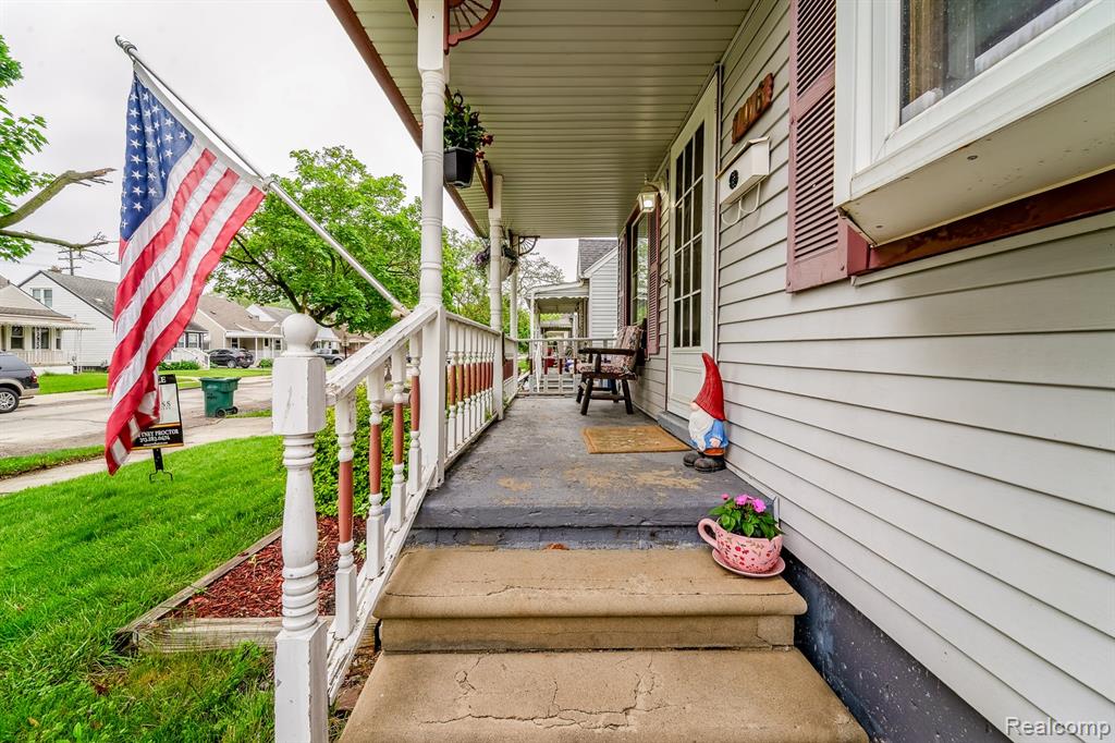 706 WHITE Avenue, Lincoln Park, MI 48146 — Photo 6