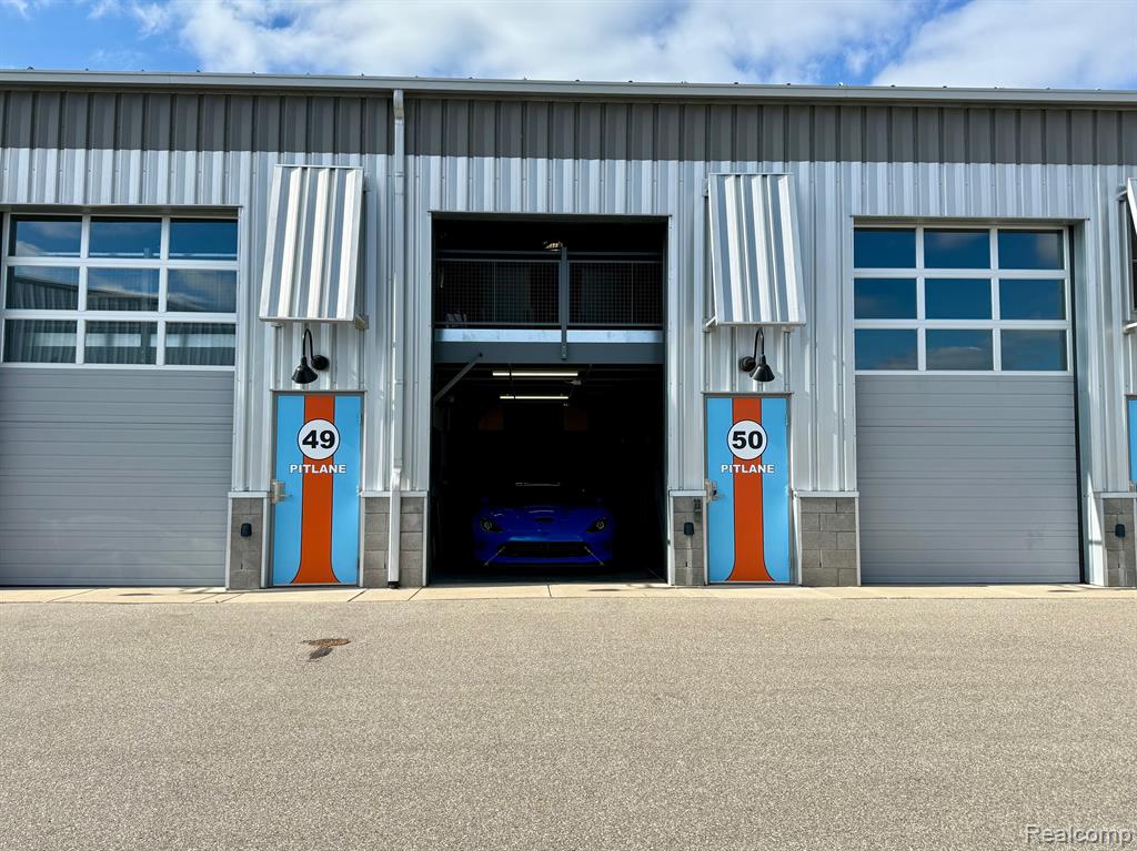 50 PIT Lane, Pontiac, MI 48341 — Photo 16