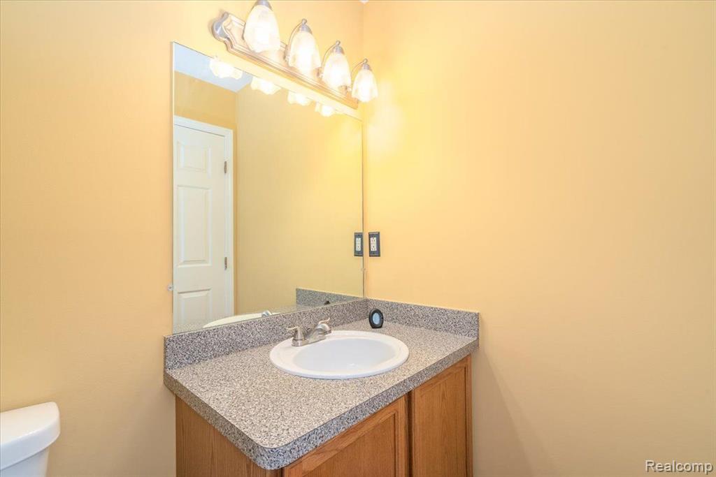 9429 MADISON Drive, Belleville, MI 48111 — Photo 17