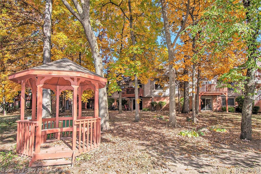 928 WOODRIDGE HILLS Drive, 83, Brighton, MI 48116 — Photo 23