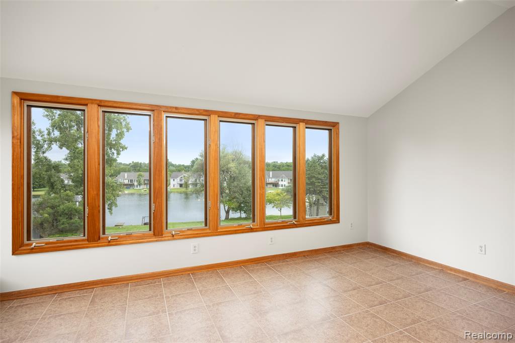 59692 Barkley Drive, New Hudson, MI 48165 — Photo 17