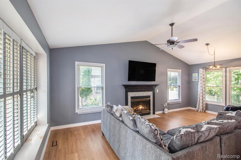 7989 LAKE CREST Drive, Ypsilanti, MI 48197 — Photo 13
