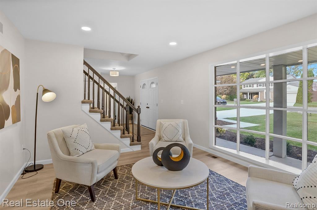 684 ABBEY, Rochester Hills, MI 48307 — Photo 11