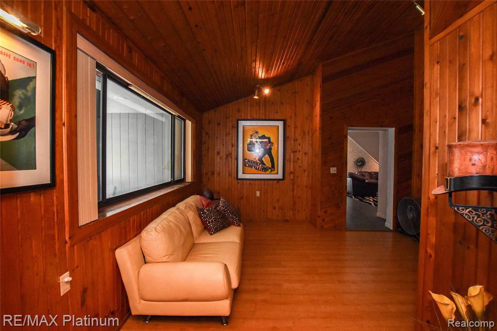 5160 Fenton Road, Fenton, MI 48430 — Photo 32