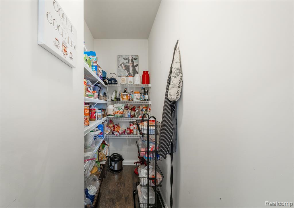 49473 CRANBROOK Drive, Macomb, MI 48044 — Photo 17