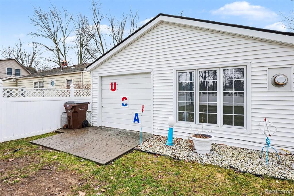 7501 Rauschelbach Street, Shelby Twp, MI 48317 — Photo 24