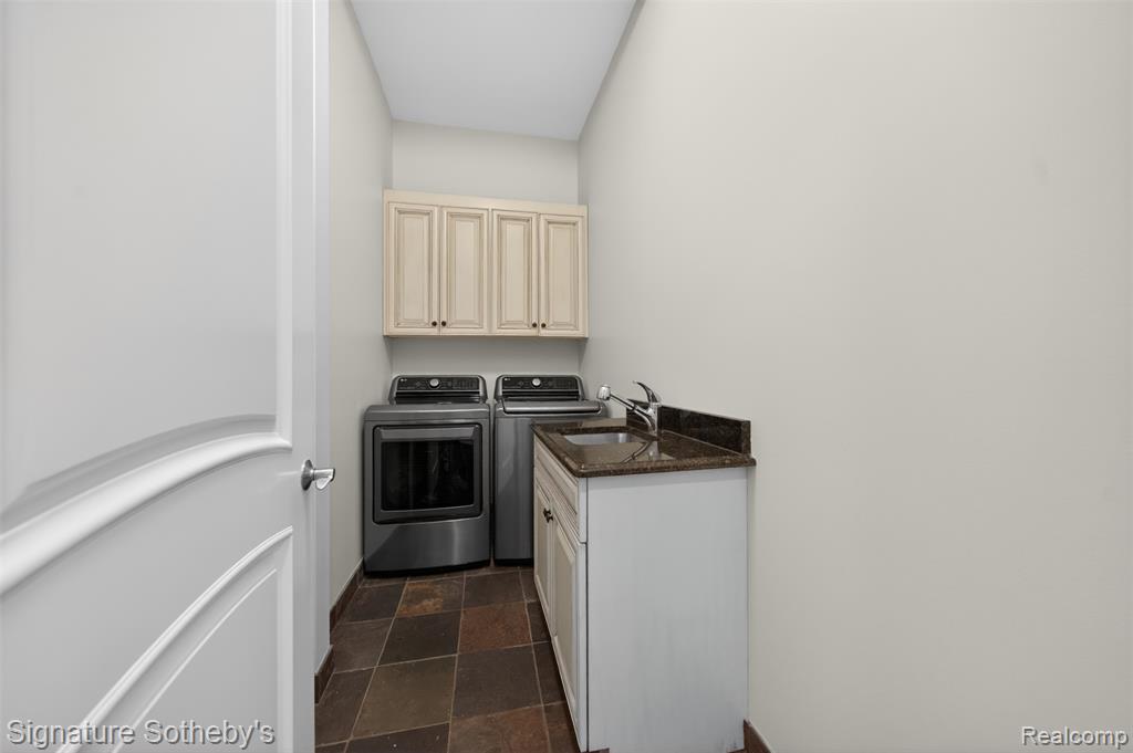 900 Hill Hollow Lane, Milford, MI 48381 — Photo 14