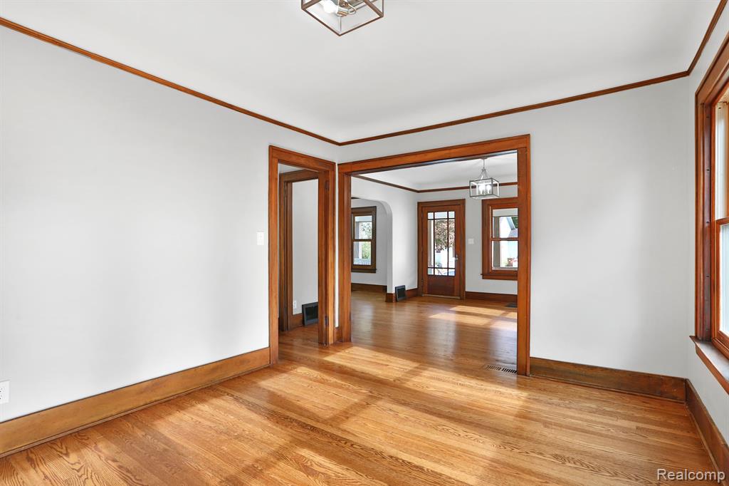 252 E ANN ARBOR Trail, Plymouth, MI 48170 — Photo 11
