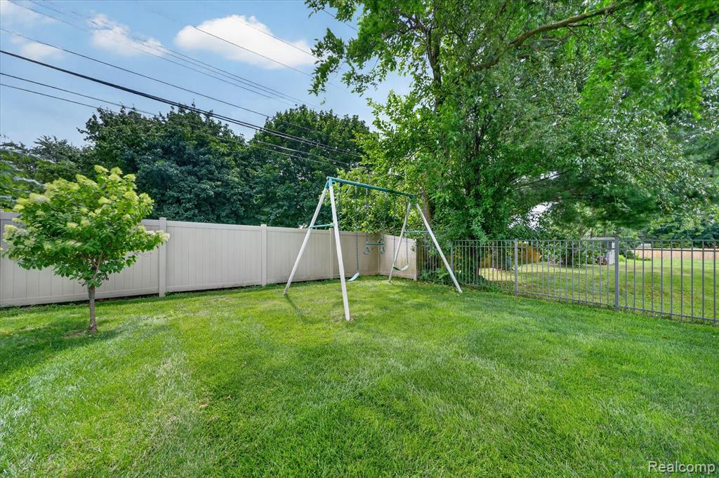 6409 Hollyhock Trail, Brighton, MI 48116 — Photo 31