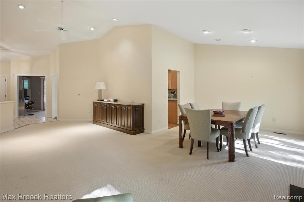 4185 Foxpointe Drive, West Bloomfield, MI 48323 — Photo 10