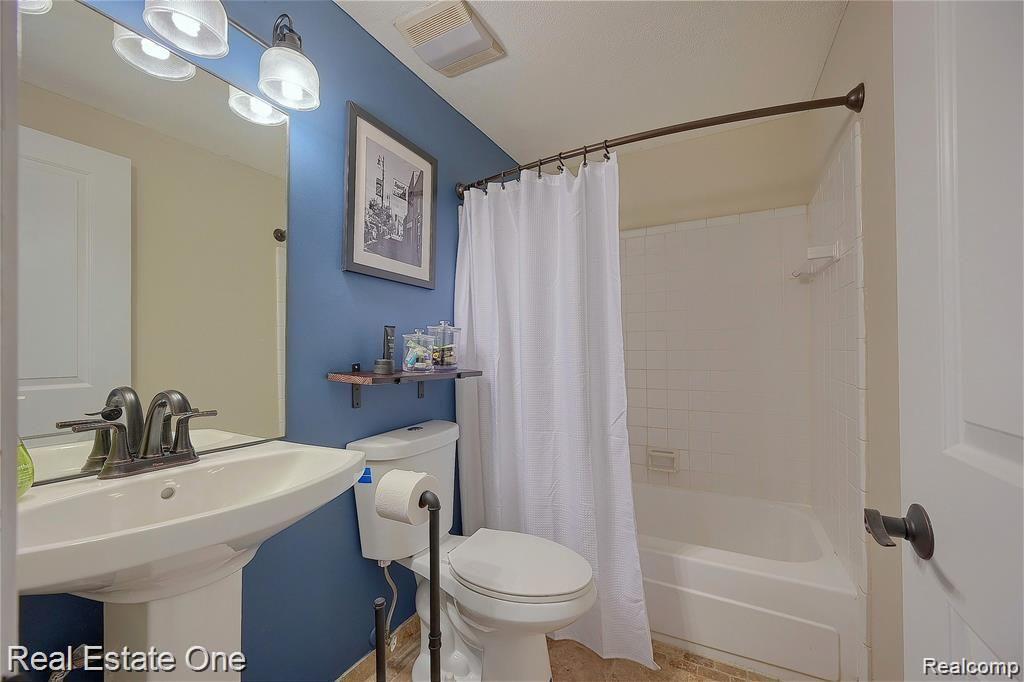 4781 PARVIEW Drive, Clarkston, MI — Photo 30