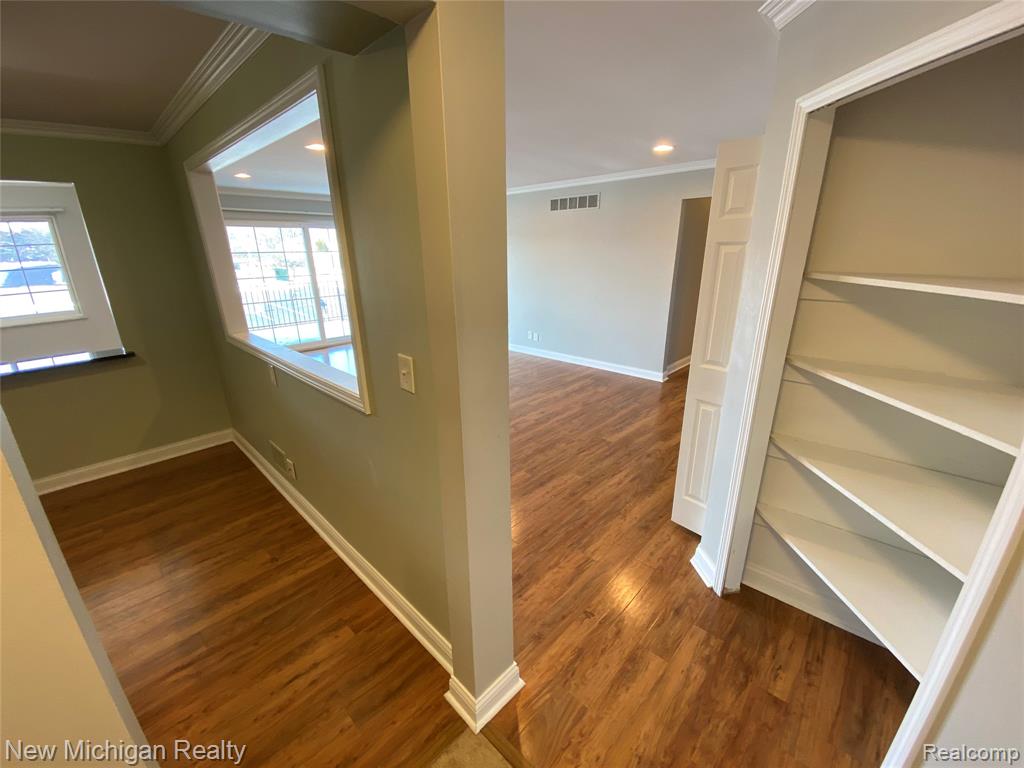 6157 ORCHARD LAKE RD APT 201, West Bloomfield, MI — Photo 11