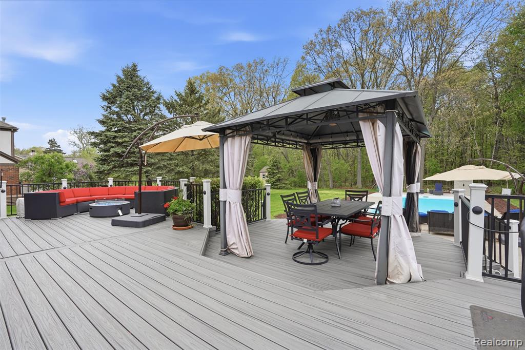 8876 Wintercove Drive, Commerce Twp, MI 48382 — Photo 5