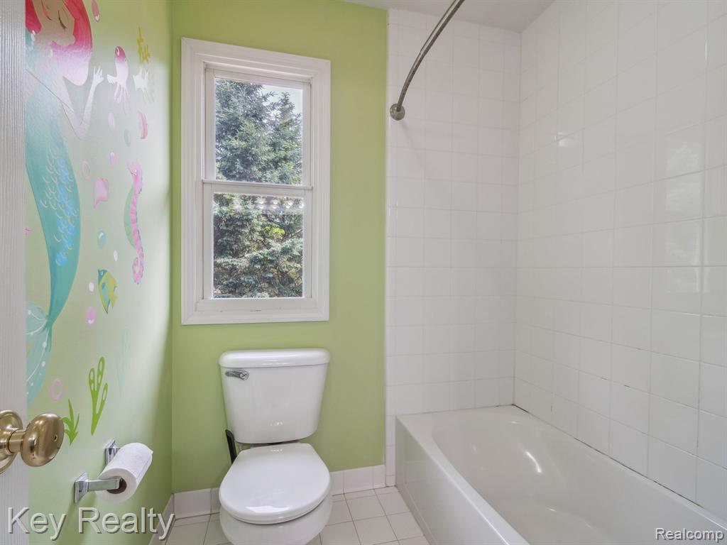 50424 LIVINGSTON Drive, Northville, MI 48168 — Photo 24