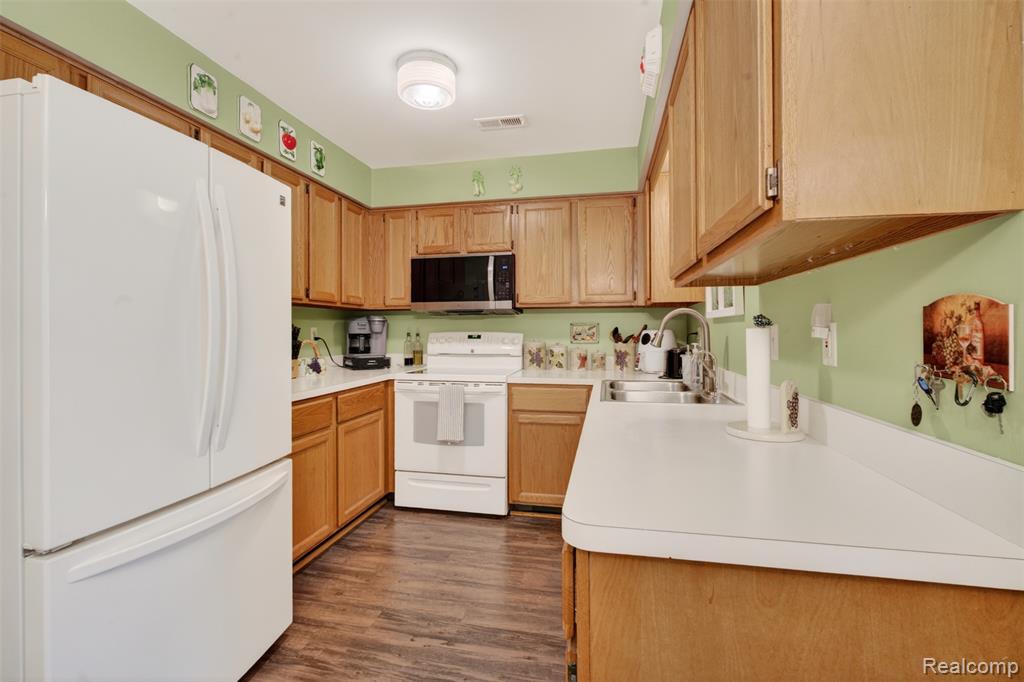 10244 Nancys Boulevard, Grosse Ile, MI 48138 — Photo 12