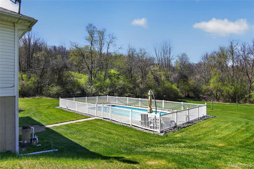 7233 Hague Avenue, Jackson, MI 49201 — Photo 30