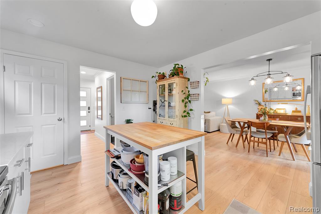 417 Curry Avenue, Royal Oak, MI 48067 — Photo 7