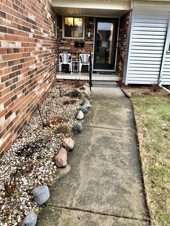 8681 Tucson Court, Warren, MI 48093 — Photo 3