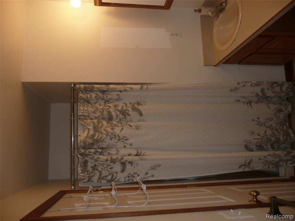 2388 Ava, Howell, MI 48843 — Photo 22