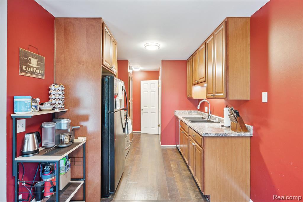 22040 EDGEWATER, Novi, MI — Photo 22