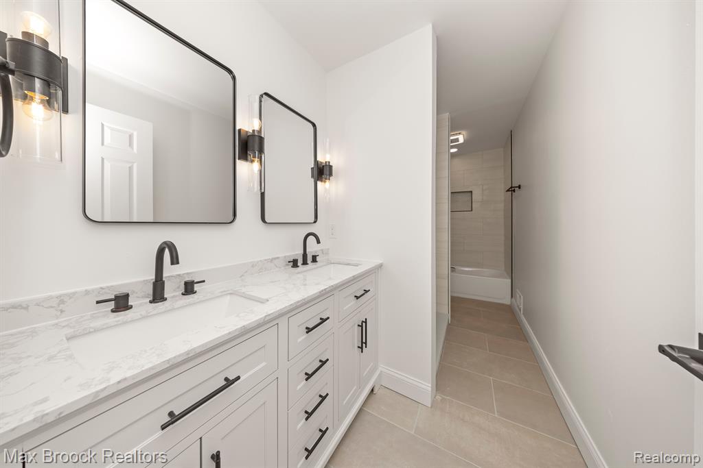 3592 GREAT FALLS Circle, Ann Arbor, MI 48108 — Photo 52