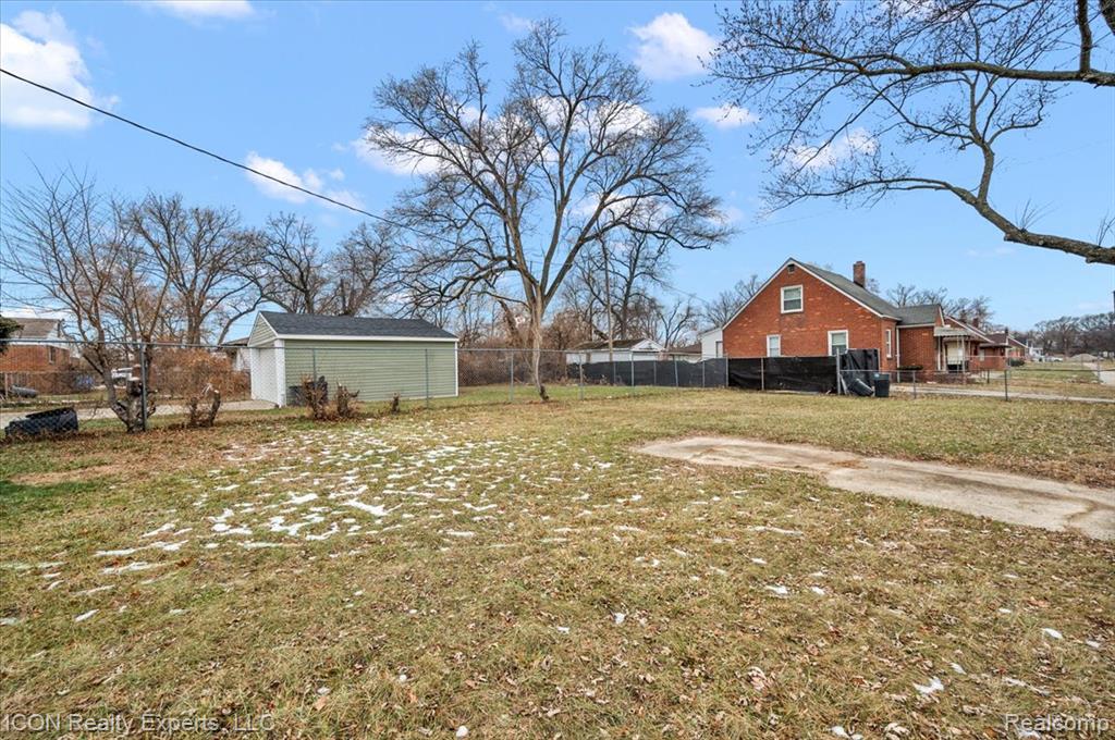 8104 Cloverdale Avenue, Ferndale, MI 48220 — Photo 6