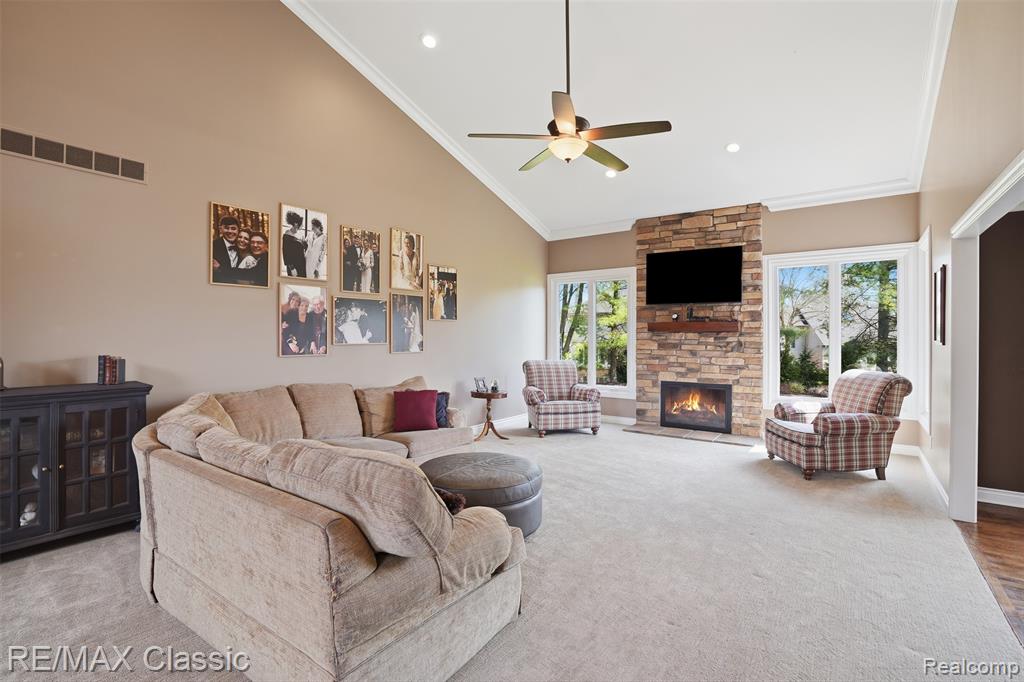 1726 Pondview Lane, Commerce Twp, MI 48382 — Photo 14