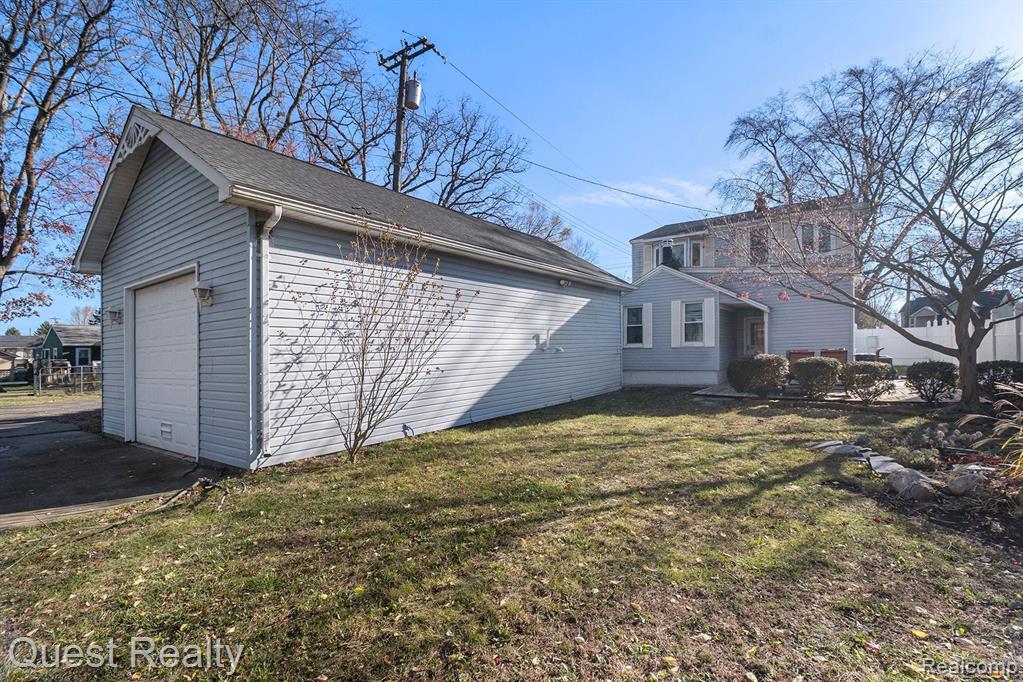 7000 WILLIAMS LAKE Road, Waterford, MI 48329 — Photo 4