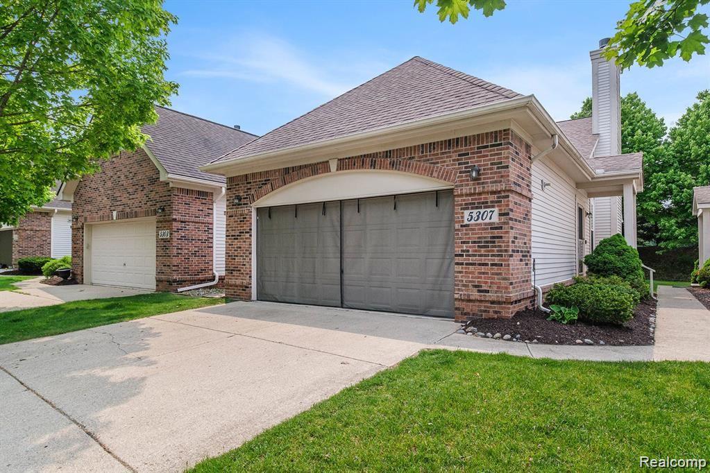 5307 S RIVER Drive, Commerce Twp, MI 48382 — front exterior