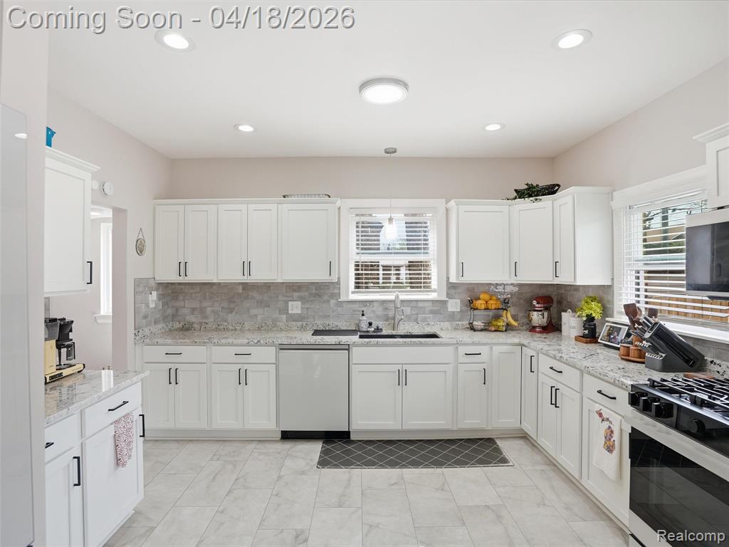 18043 Wisconsin Street, Detroit, MI 48221 — Photo 12