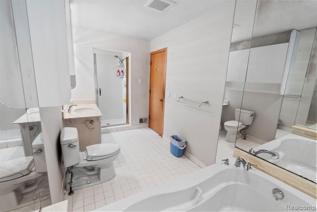 5322 Pond Bluff Drive, West Bloomfield, MI 48323 — Photo 80