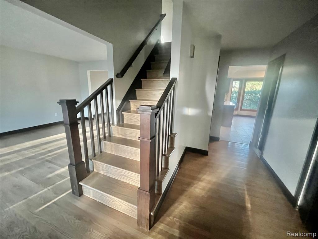 5160 Orchard Crest Drive, Troy, MI 48085 — Photo 2