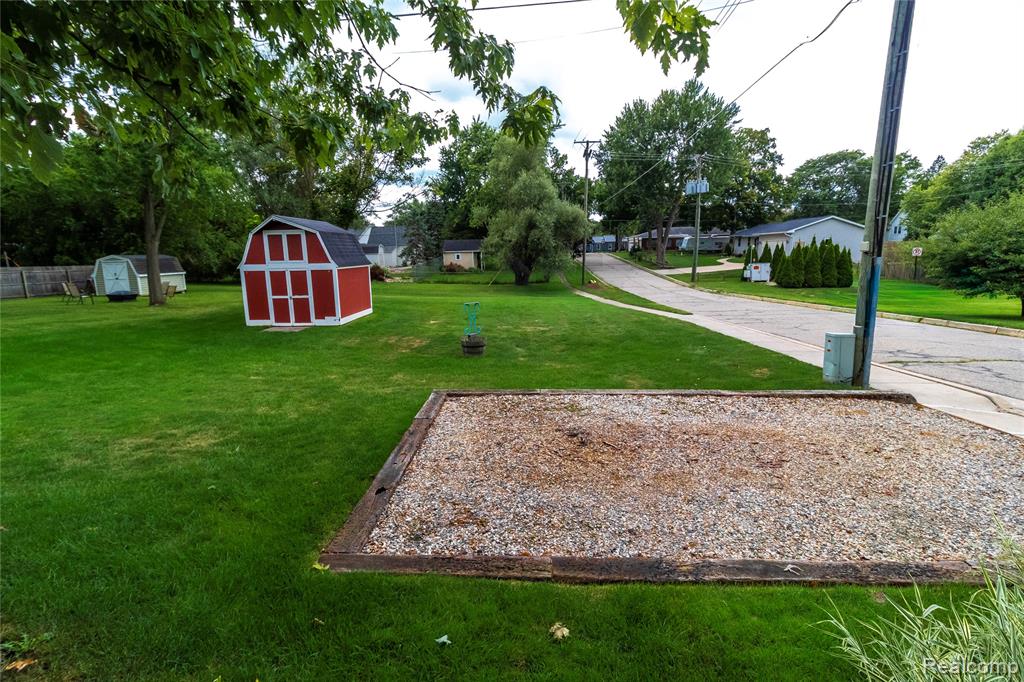 847 N Main Street, Lapeer, MI 48446 — Photo 38