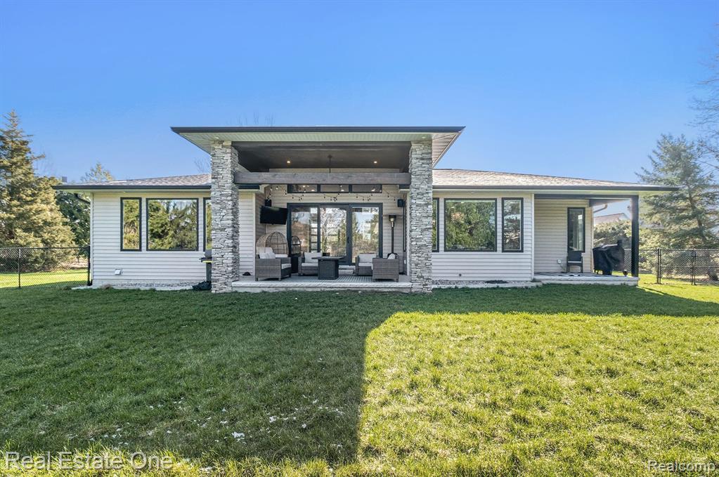 8481 Holcomb Road, Clarkston, MI 48348 — Photo 20