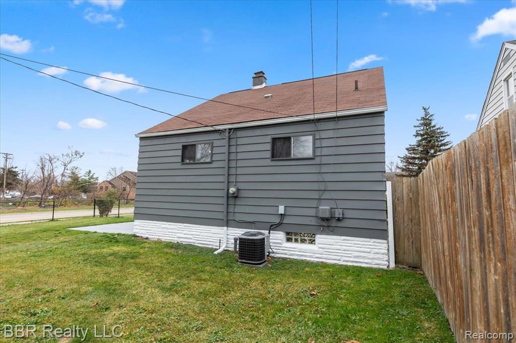 408 WHITE Avenue, Lincoln Park, MI 48146 — Photo 28