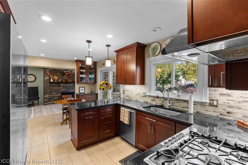 6596 Chadwick Drive, Canton, MI 48187 — Photo 9