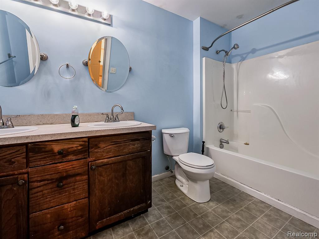 49 Oakhill Street, Pontiac, MI 48342 — Photo 18