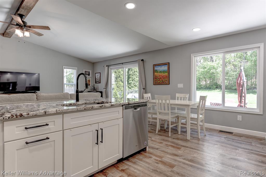 504 GLENWYTH Road, Brighton, MI 48116 — Photo 5