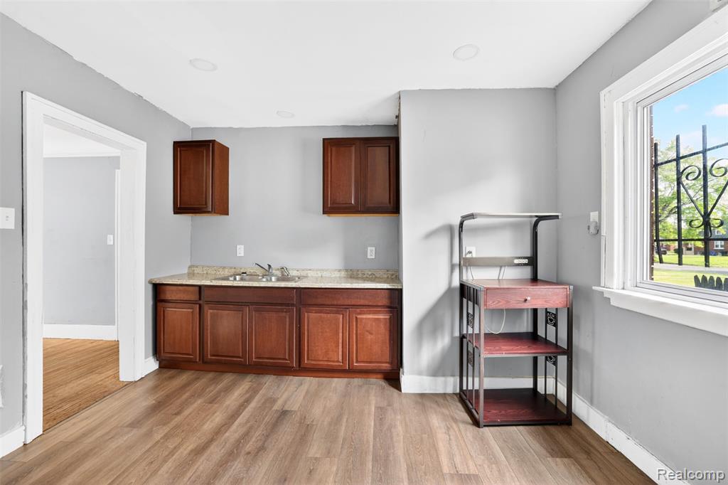 12716 Wilshire Drive, Detroit, MI 48213 — Photo 9