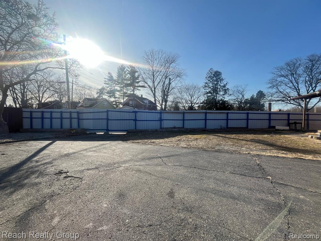 22755 GRAND RIVER Avenue - Photo 5