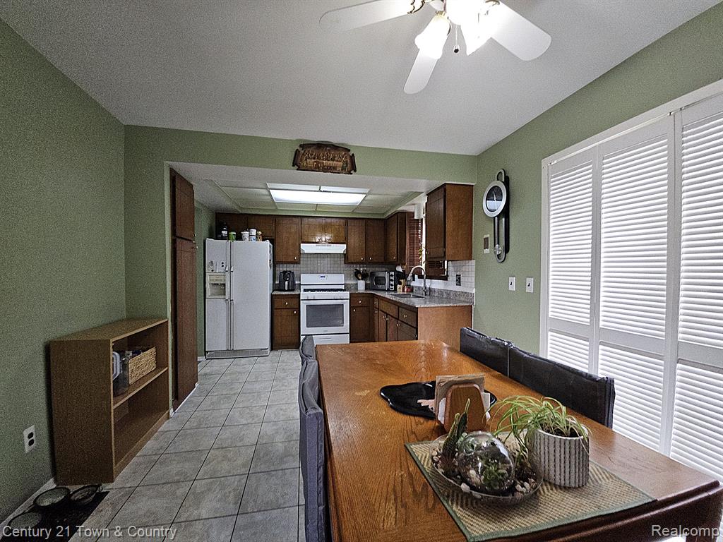 39622 University Drive, Sterling Heights, MI 48310 — Photo 12